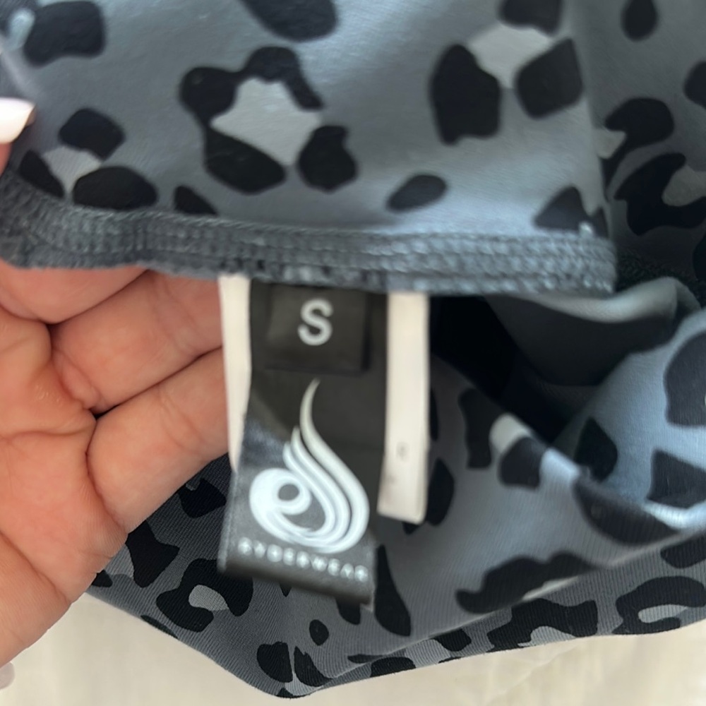 Ryderwear Leopard Print Leggings - Picture 3 of 3
